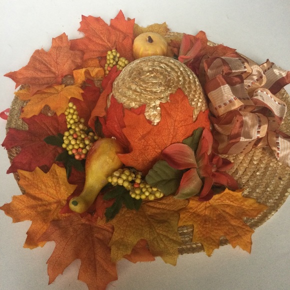 Handcrafted Fall Straw Hat Wreath NEW - Picture 2 of 3